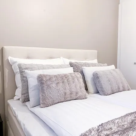 Aurora By Booklapland Apartamento